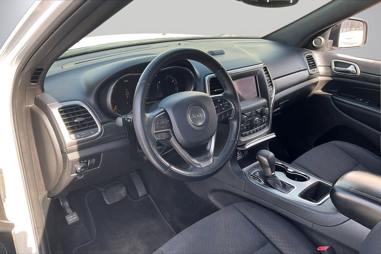 Used 2019 Jeep Grand Cherokee Laredo image 20