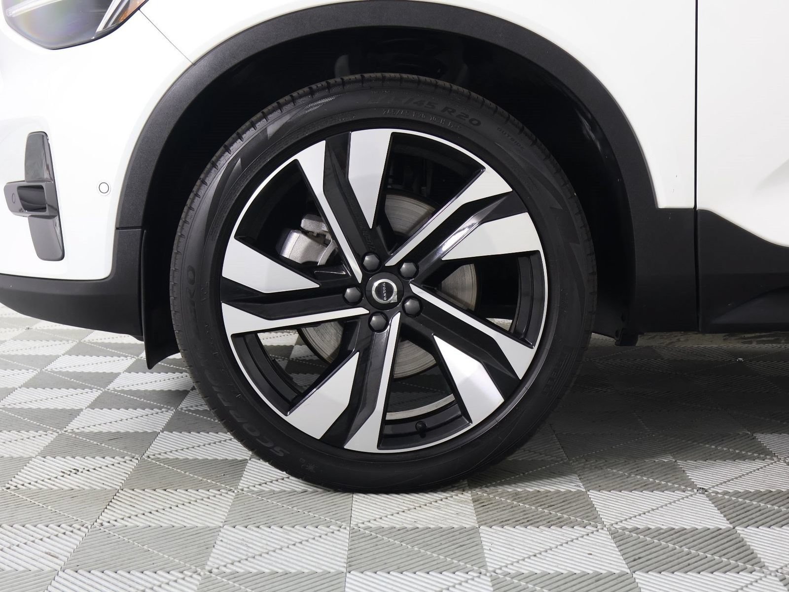 Used 2023 Volvo XC40 B5 Ultimate w/ Climate Package AWD/4WD image 28
