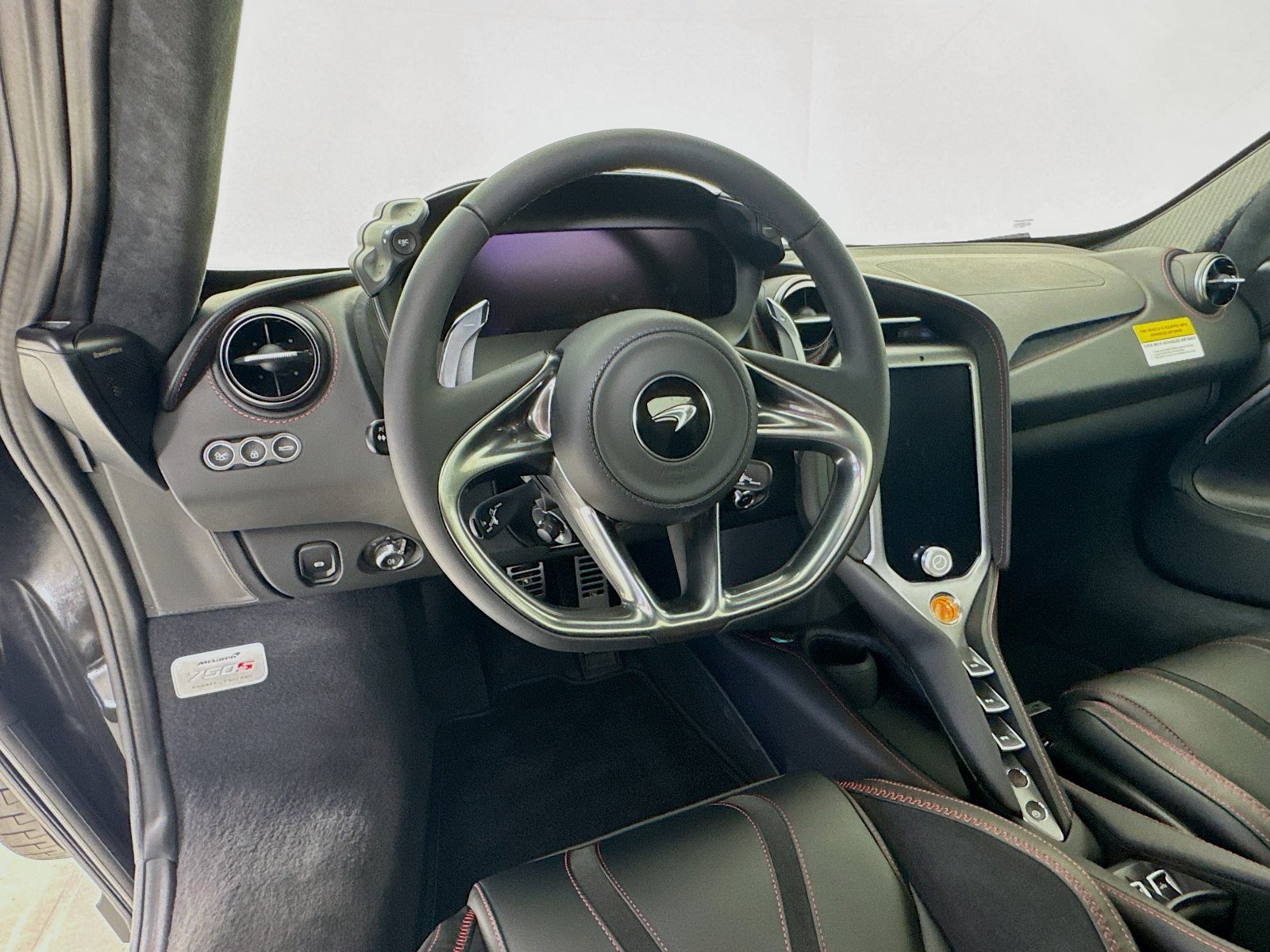 Used 2026 McLaren 750S Spider RWD image 22