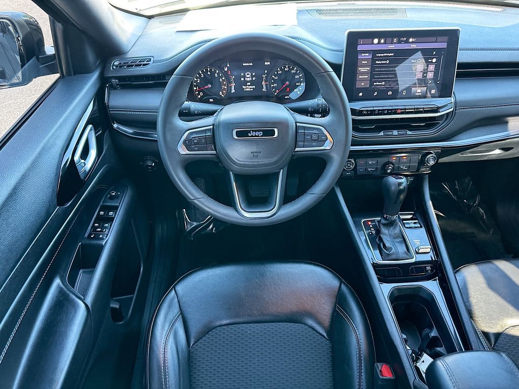 Used 2023 Jeep Compass Latitude image 21