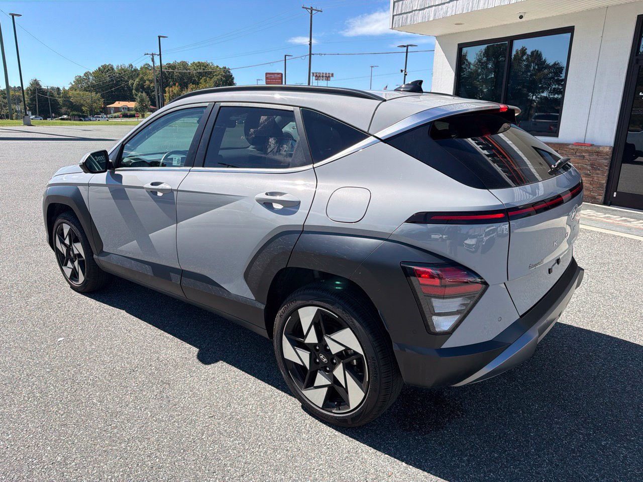 Used 2024 Hyundai Kona Limited AWD/4WD image 7