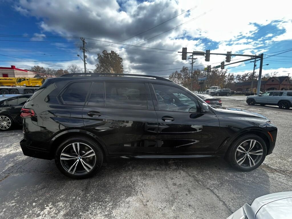 Used 2023 BMW X7 xDrive40i w/ M Sport Package image 6