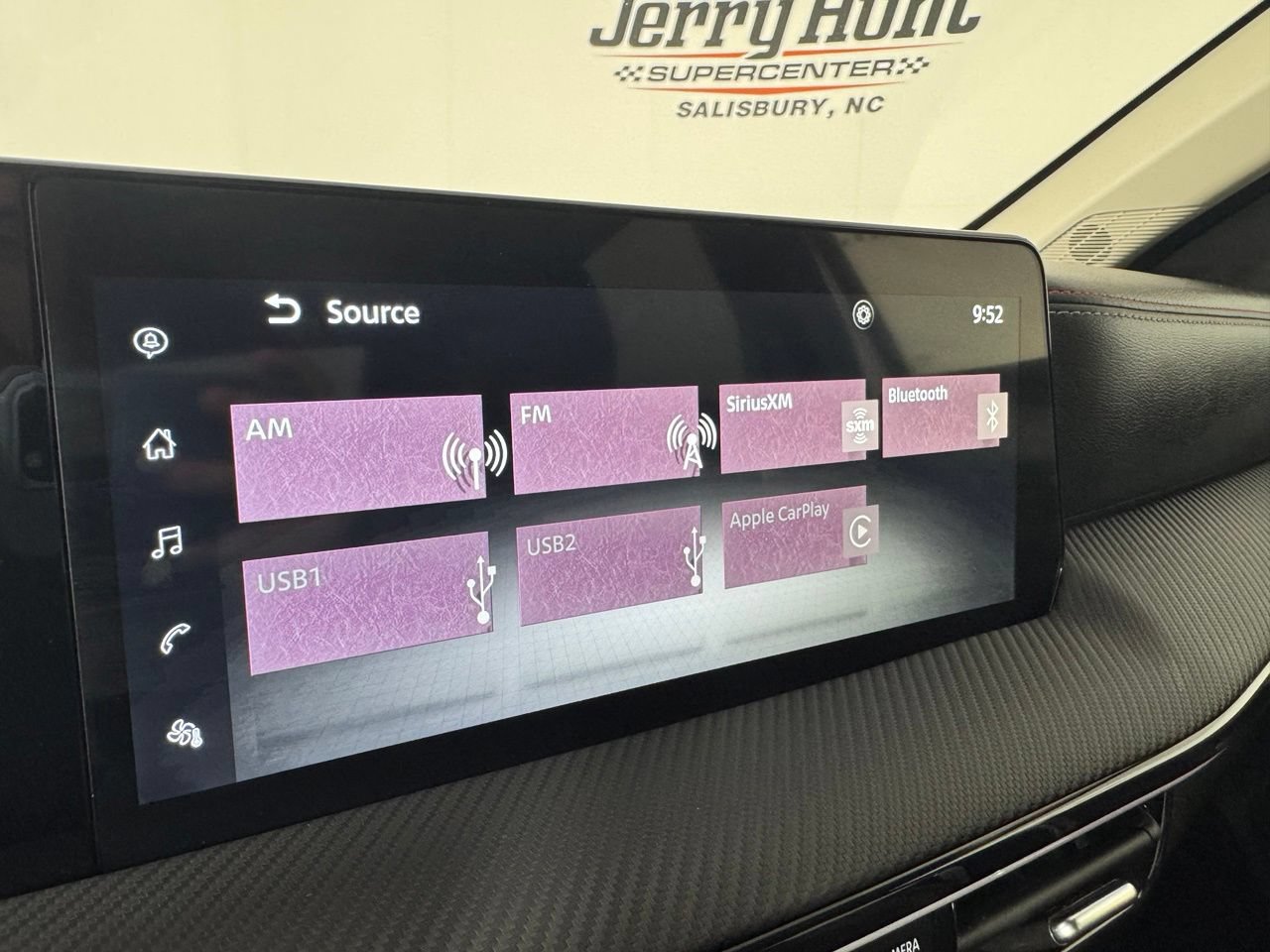 Used 2025 Nissan Kicks SR FWD image 20