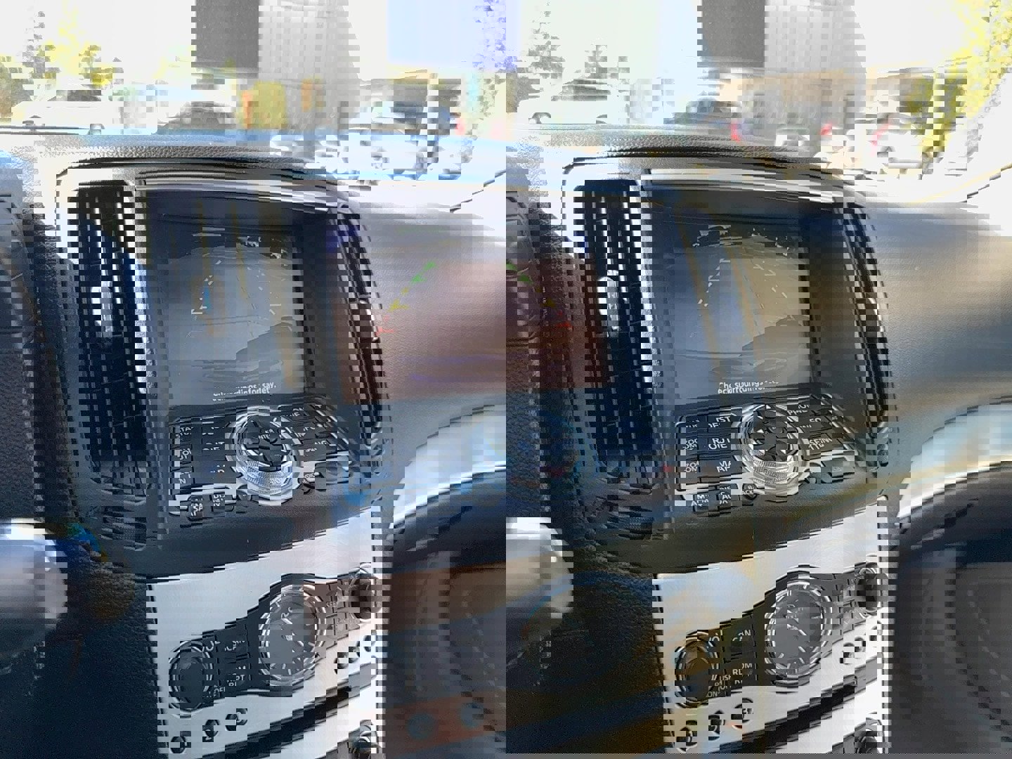 Used 2014 INFINITI Q60 Journey w/ Premium Package image 19