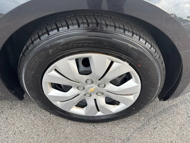 Used 2013 Chevrolet Cruze LS FWD image 12
