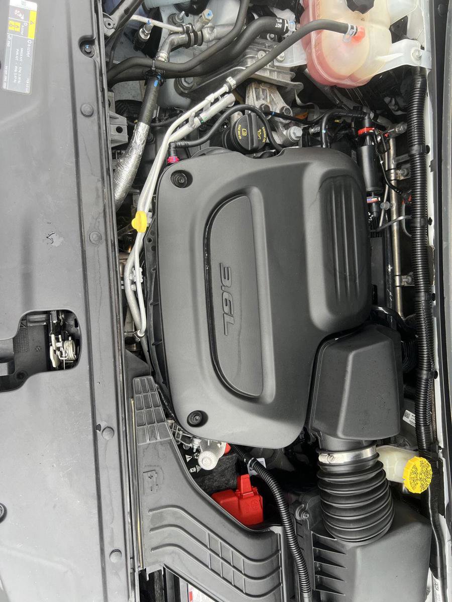 Used 2024 Chrysler Pacifica Touring-L image 38