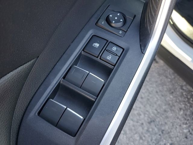 Used 2022 Toyota RAV4 XLE Premium image 23