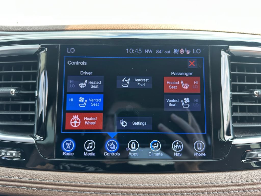 Used 2017 Chrysler Pacifica Limited w/ UConnect Theater Package FWD image 30
