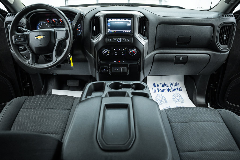 Used 2020 Chevrolet Silverado 1500 Custom w/ Custom Value Package AWD/4WD image 18