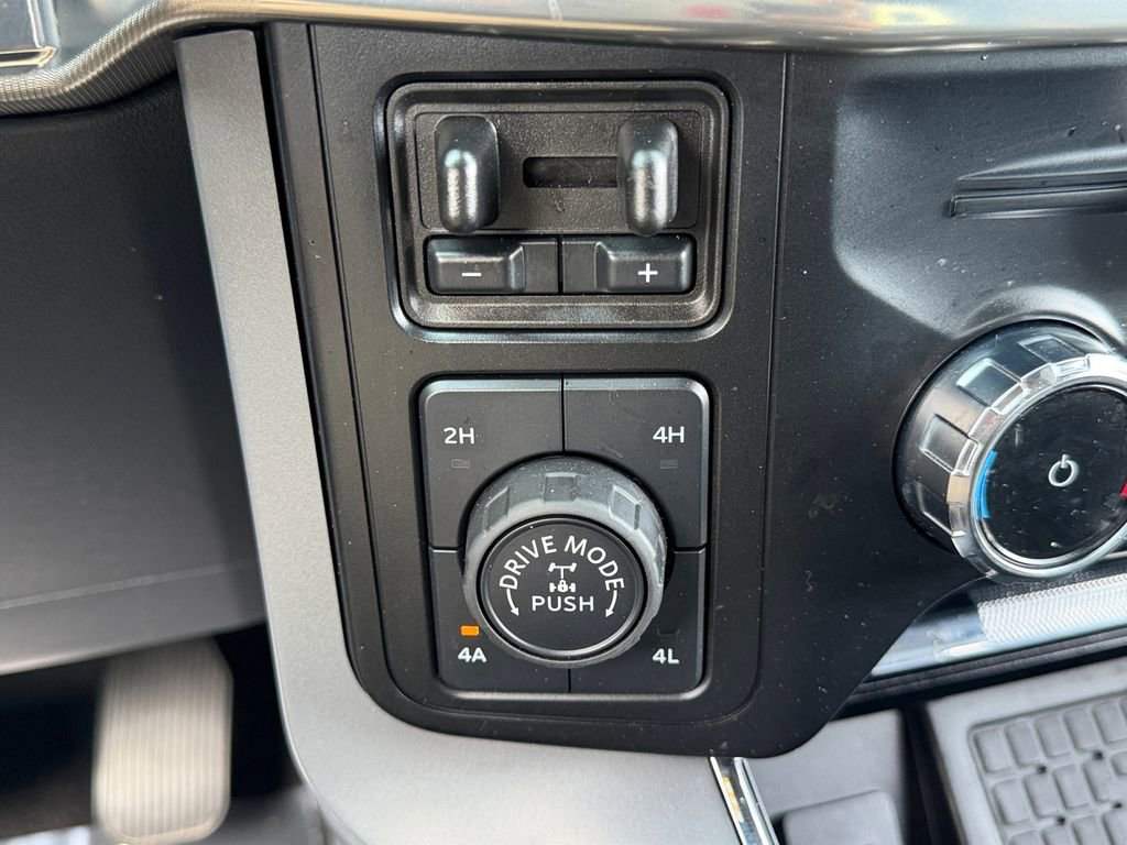 Used 2024 Ford F150 Lariat w/ FX4 Off-Road Package image 30