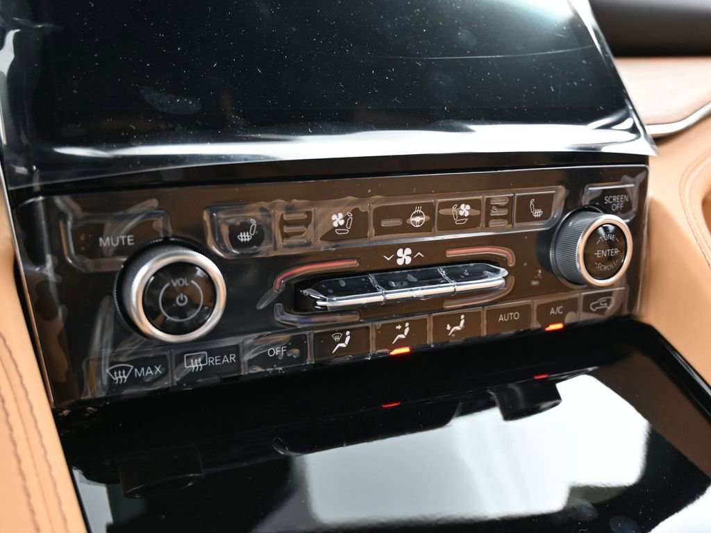 New 2025 Jeep Grand Cherokee Summit image 24