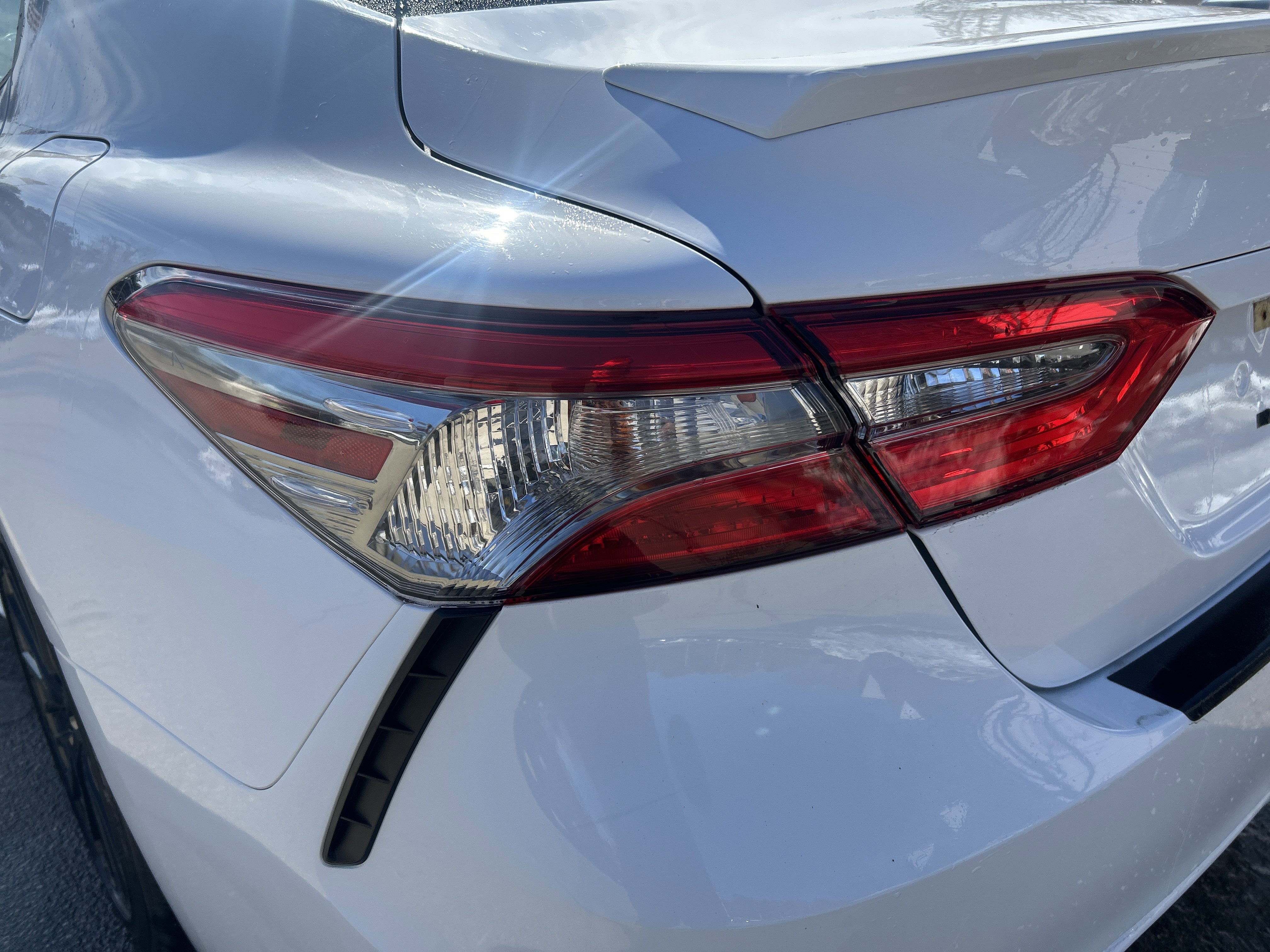 Used 2018 Toyota Camry SE w/ Moonroof Package image 11