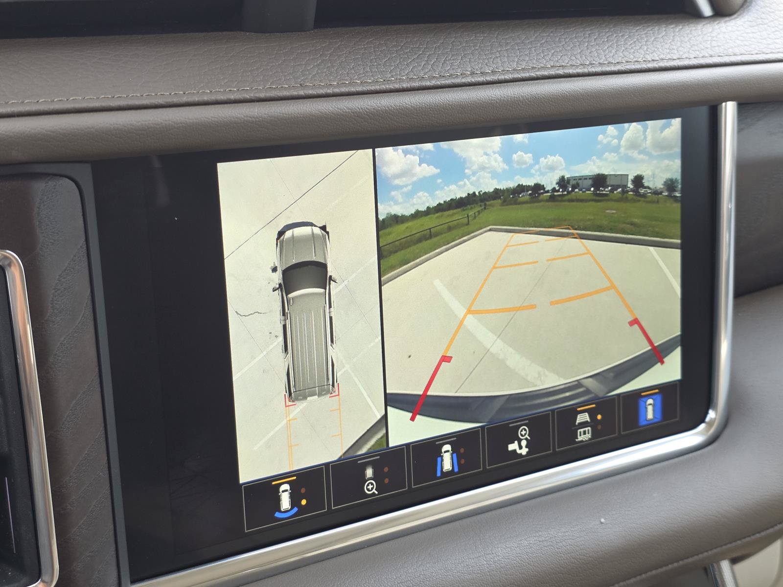Used 2023 GMC Yukon XL Denali RWD image 28