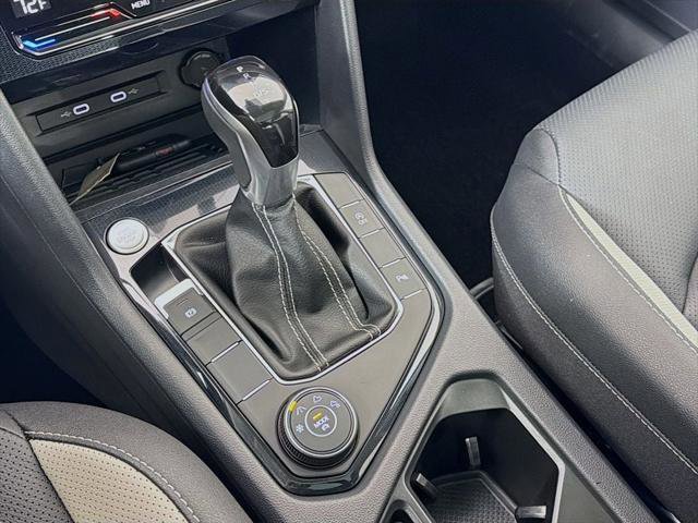 Used 2025 Volkswagen Taos SEL AWD/4WD image 18