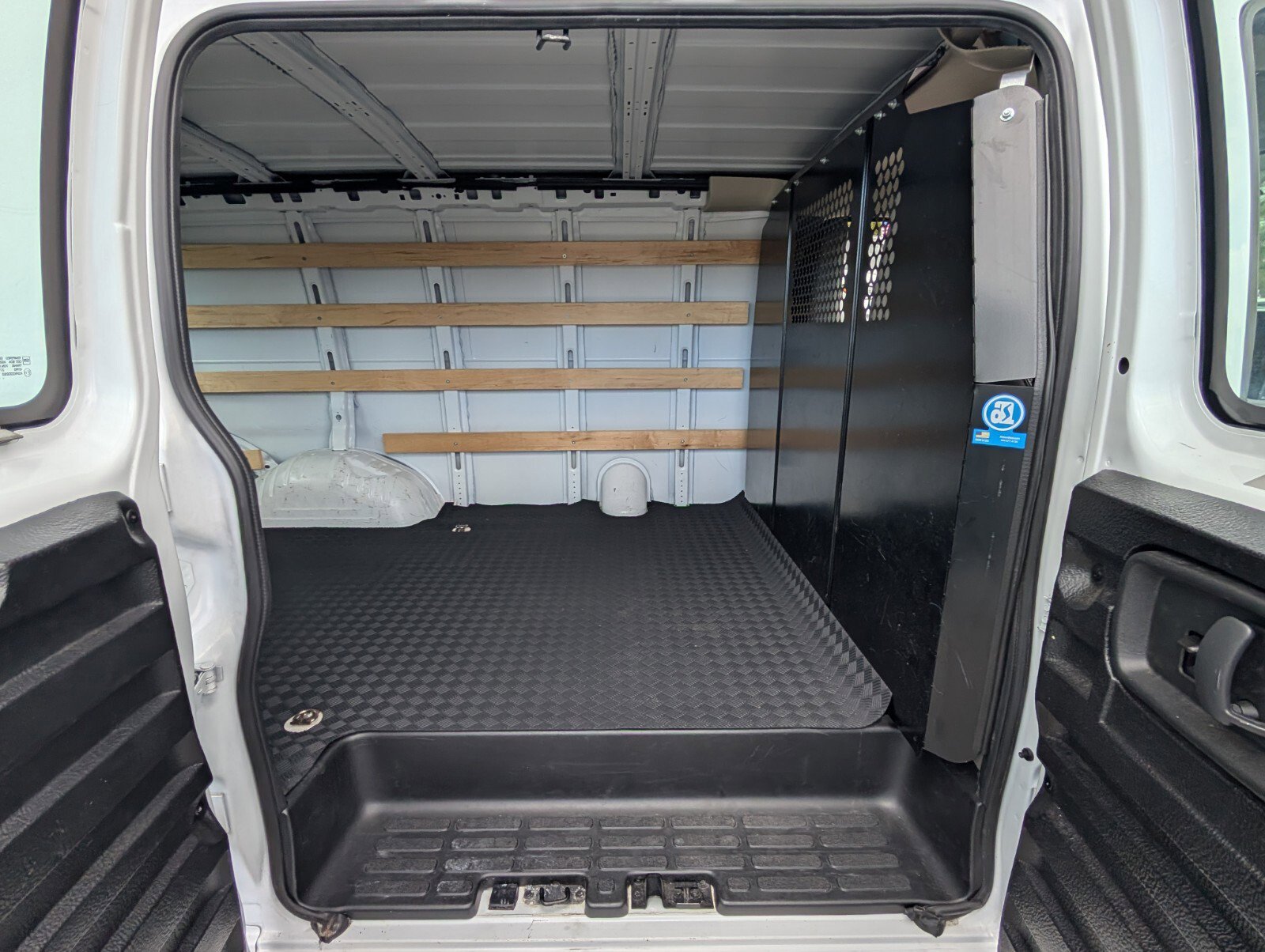 Used 2024 Chevrolet Express 2500 w/ Driver Convenience Package image 12