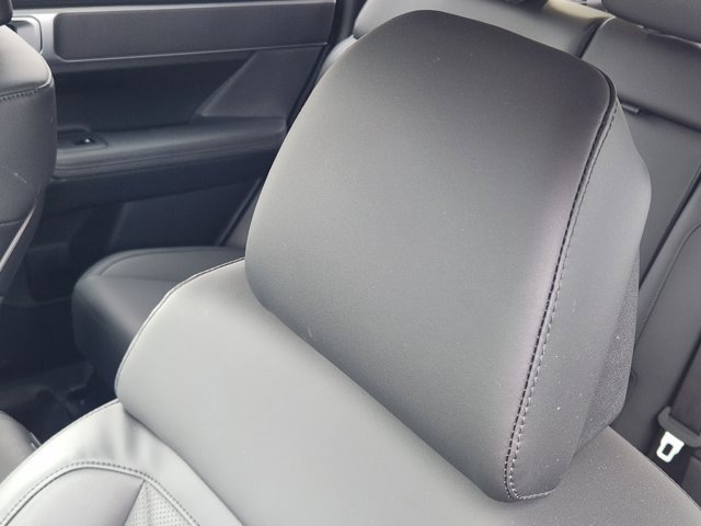 Used 2025 Hyundai Santa Fe SEL image 14