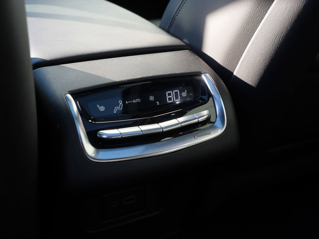 Used 2025 Cadillac XT6 Premium Luxury image 29