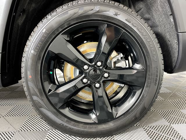 New 2025 Jeep Grand Cherokee L Limited image 10