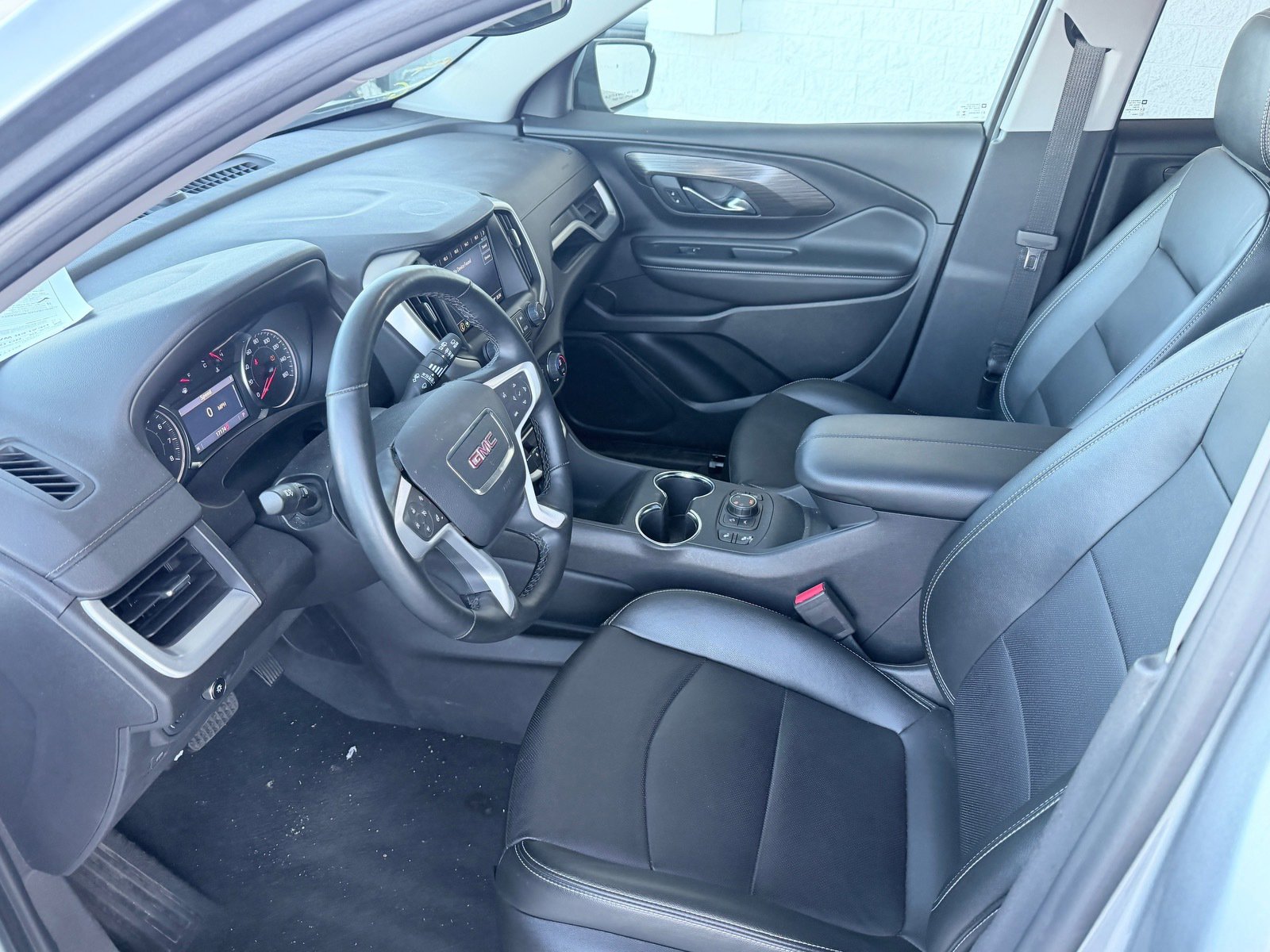 Used 2024 GMC Terrain SLT image 14