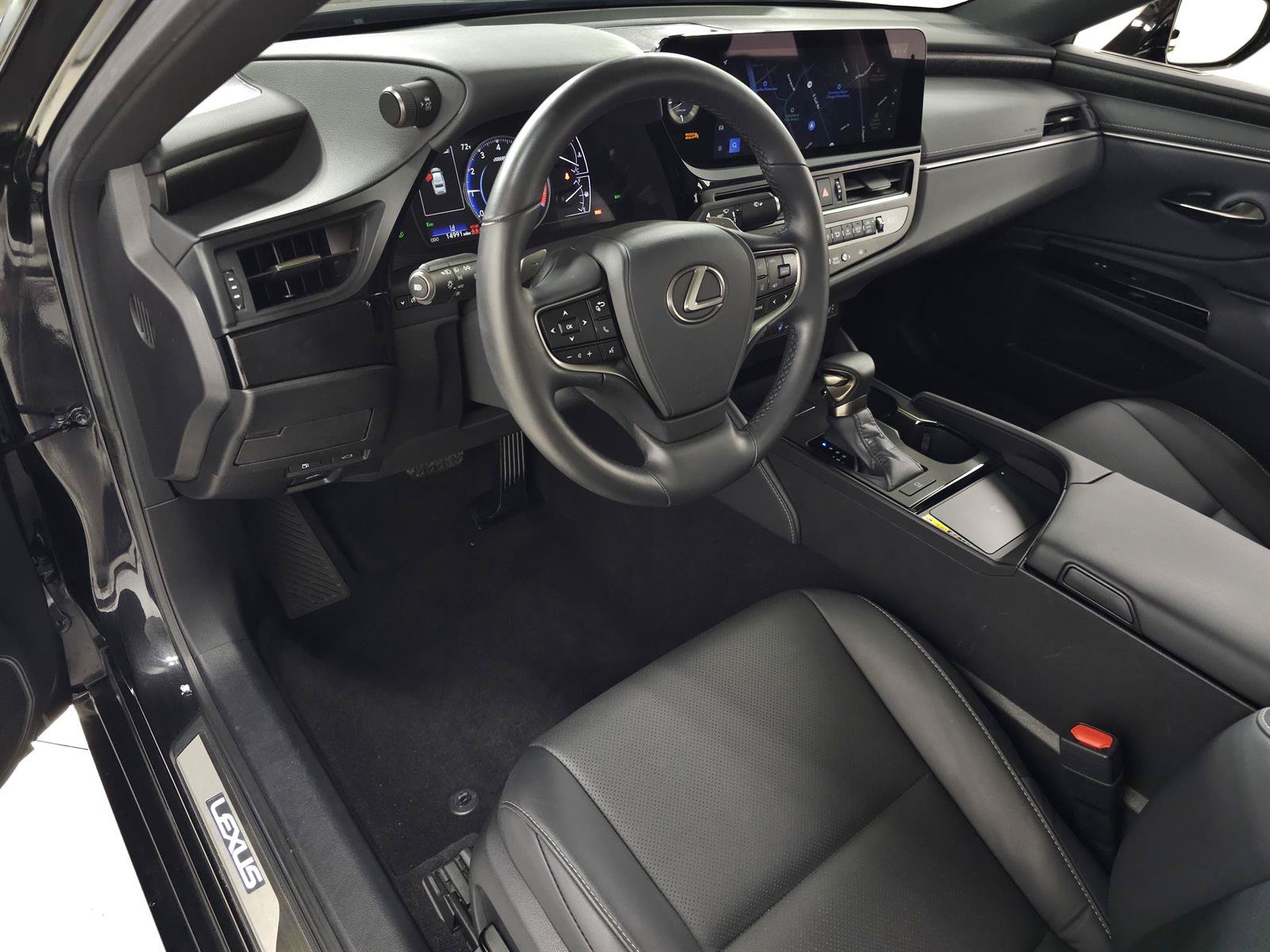 Used 2025 Lexus ES 350 w/ Premium Package FWD image 16