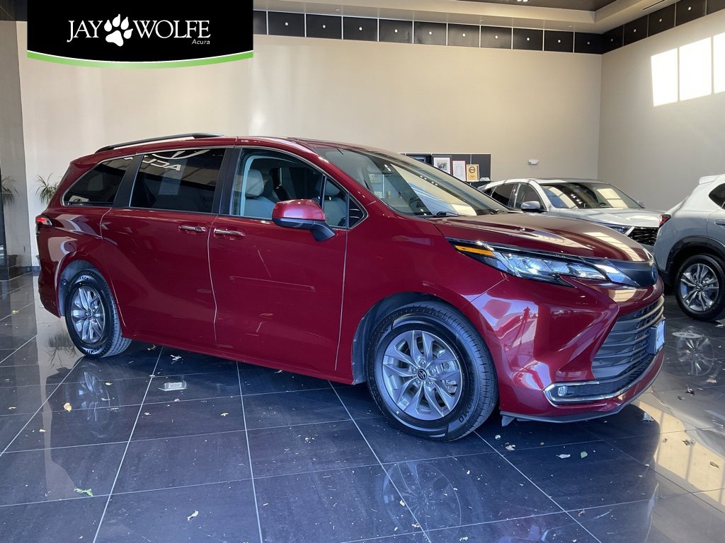 Used 2023 Toyota Sienna XLE