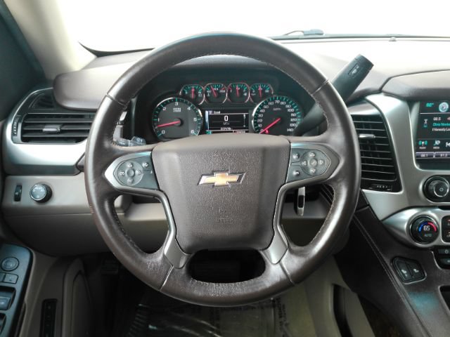 Used 2016 Chevrolet Suburban LT RWD image 39