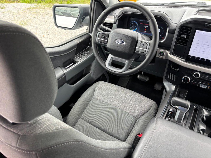 Used 2023 Ford F150 Lightning XLT AWD/4WD image 14