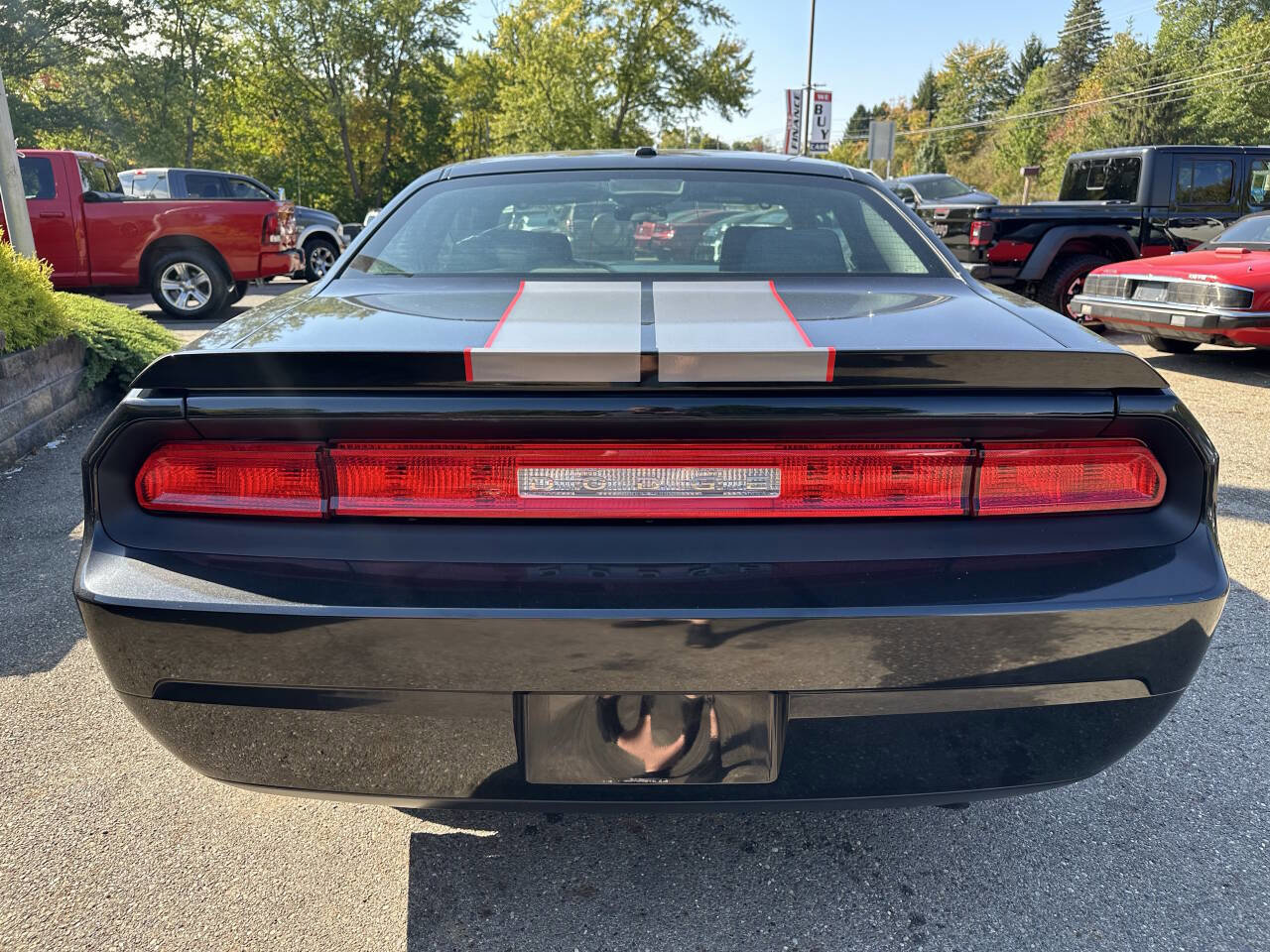 Used 2010 Dodge Challenger SE image 5