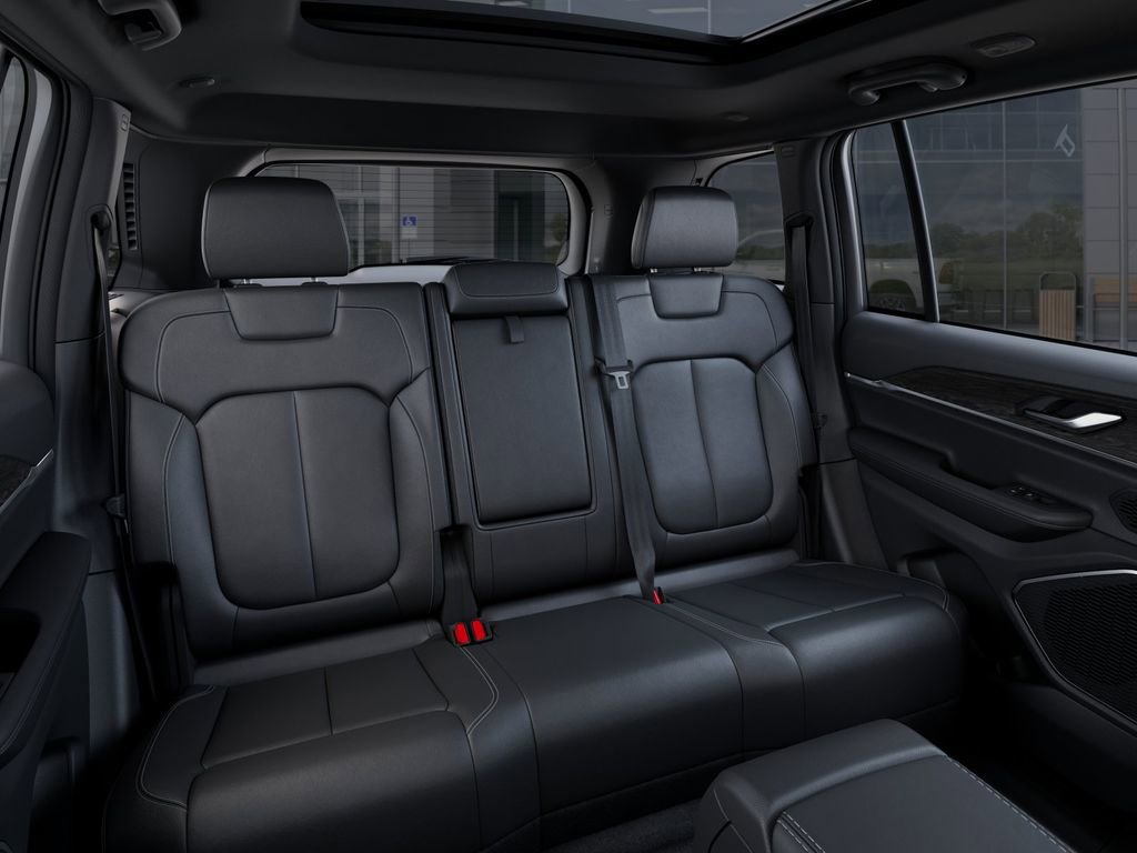 New 2025 Jeep Grand Cherokee Limited w/ Black Appearance Package image 15
