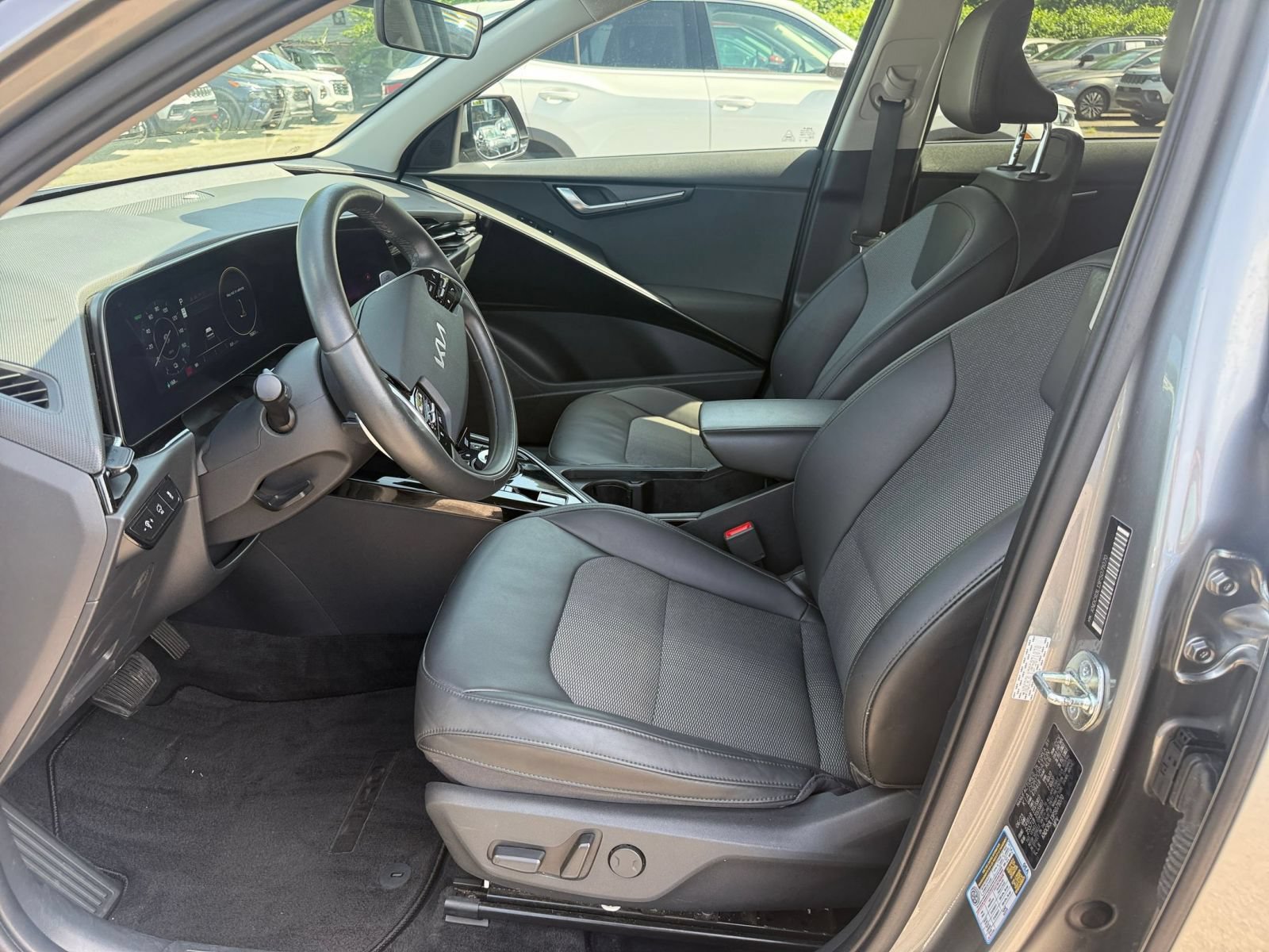Used 2023 Kia Niro Wind FWD image 34