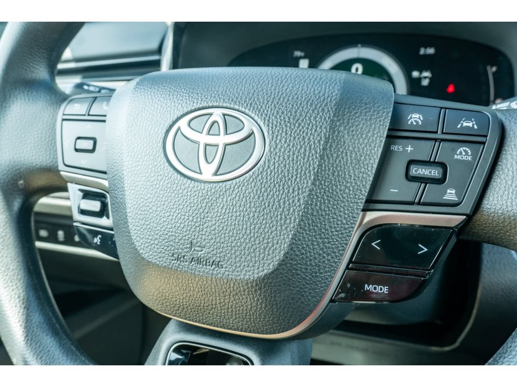 Used 2026 Toyota Camry LE FWD image 29