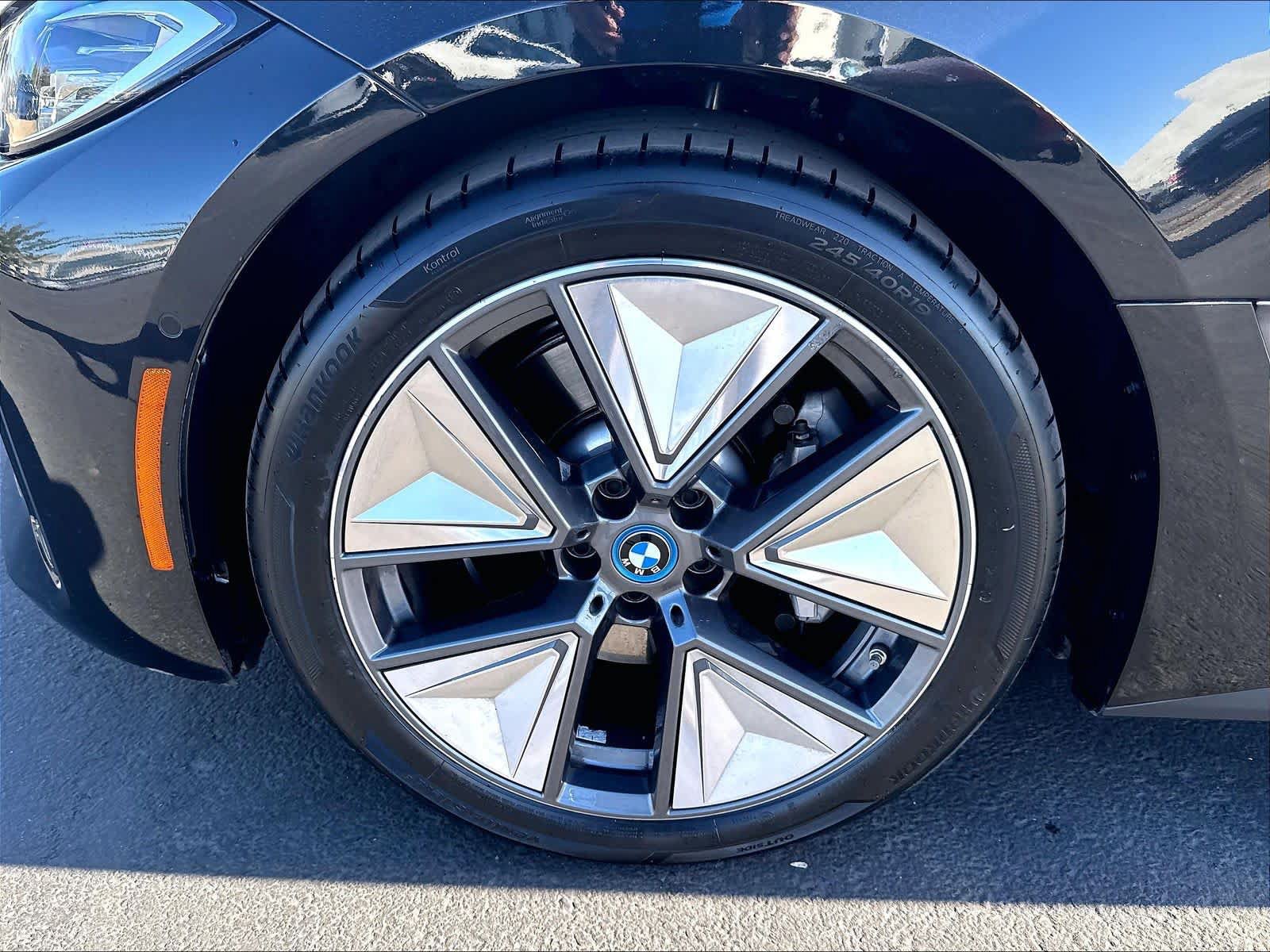 Used 2023 BMW i4 eDrive40 RWD image 31
