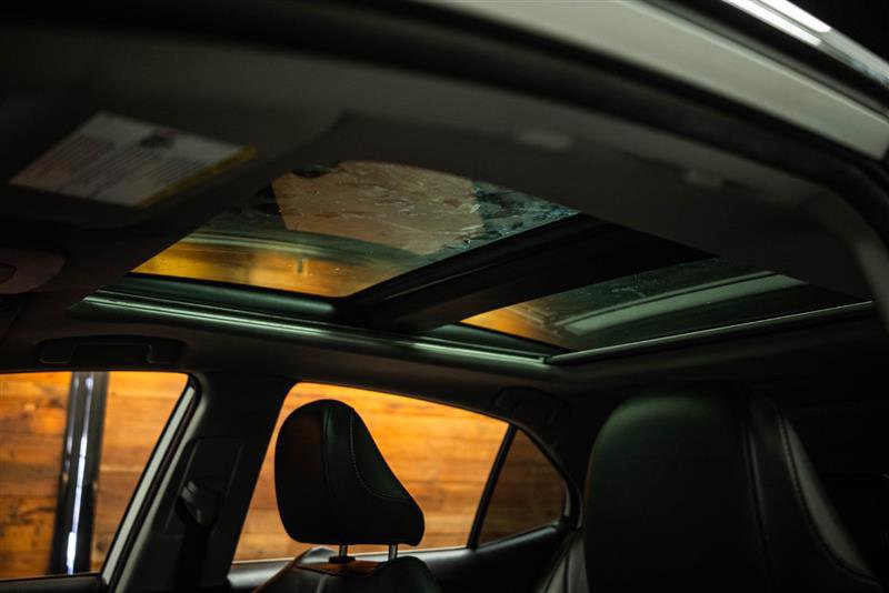 Used 2022 Toyota Camry XSE image 25