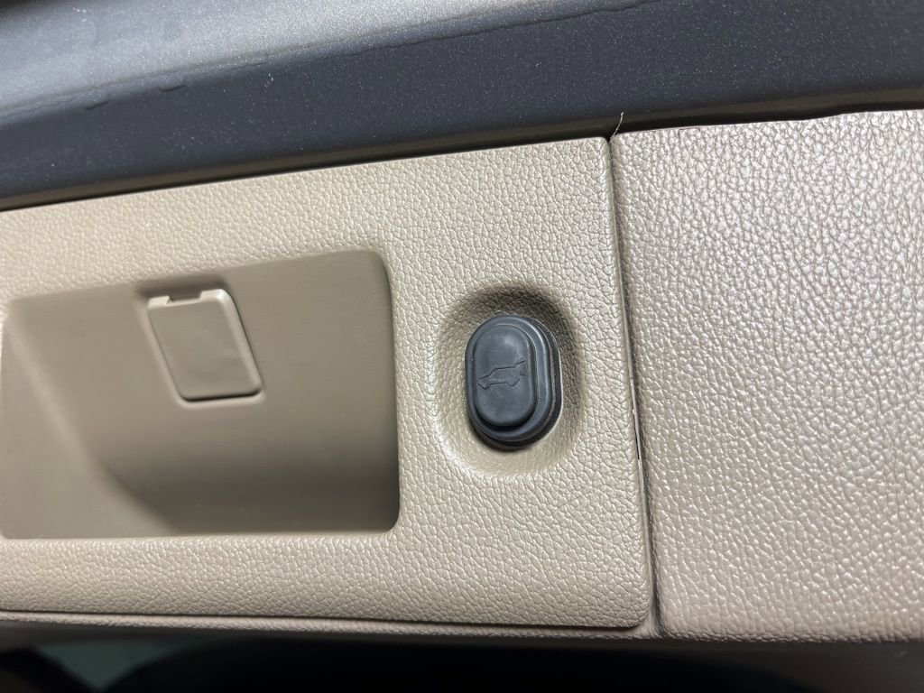 Used 2018 Chevrolet Tahoe Premier image 15