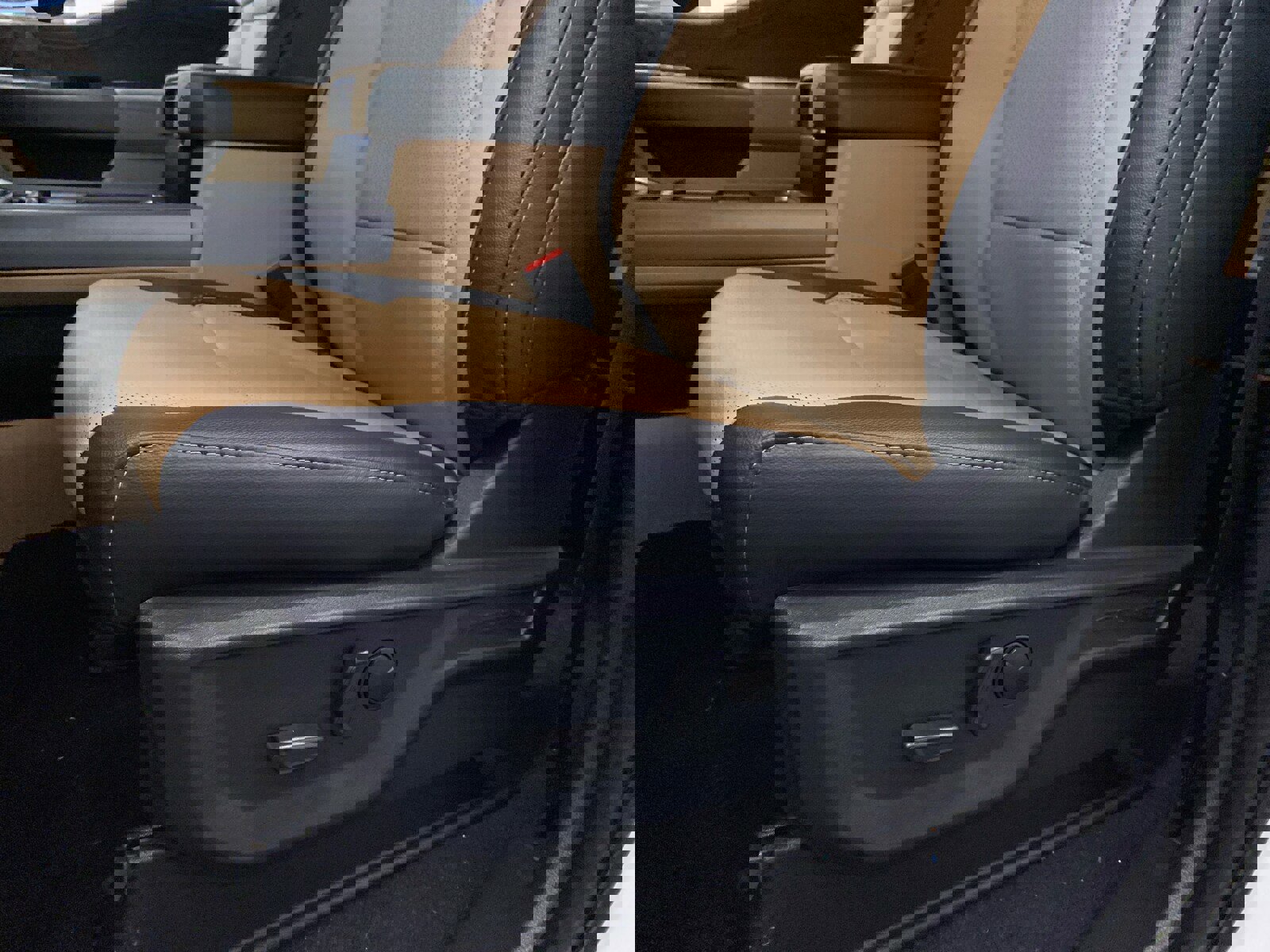 New 2026 Ford F350 Lariat w/ Snow Plow Prep Package image 17