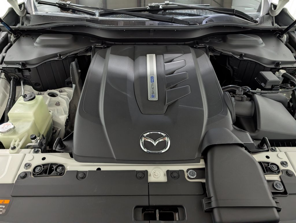 Used 2024 MAZDA CX-90 Plug-In Hybrid w/ Premium Plus AWD/4WD image 31