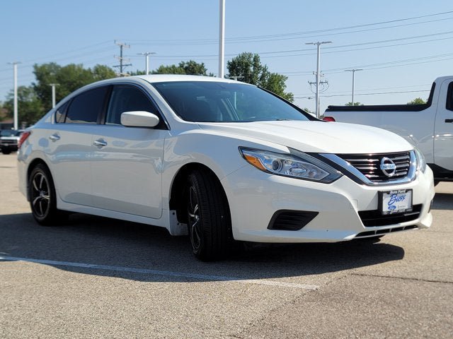 Used 2016 Nissan Altima 2.5 S w/ Power Driver Seat Package FWD image 3