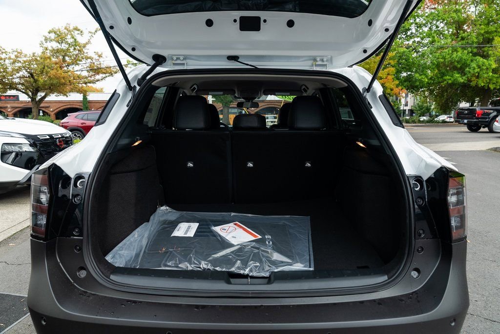 New 2026 Nissan Kicks SR w/ Cold Weather Package image 7