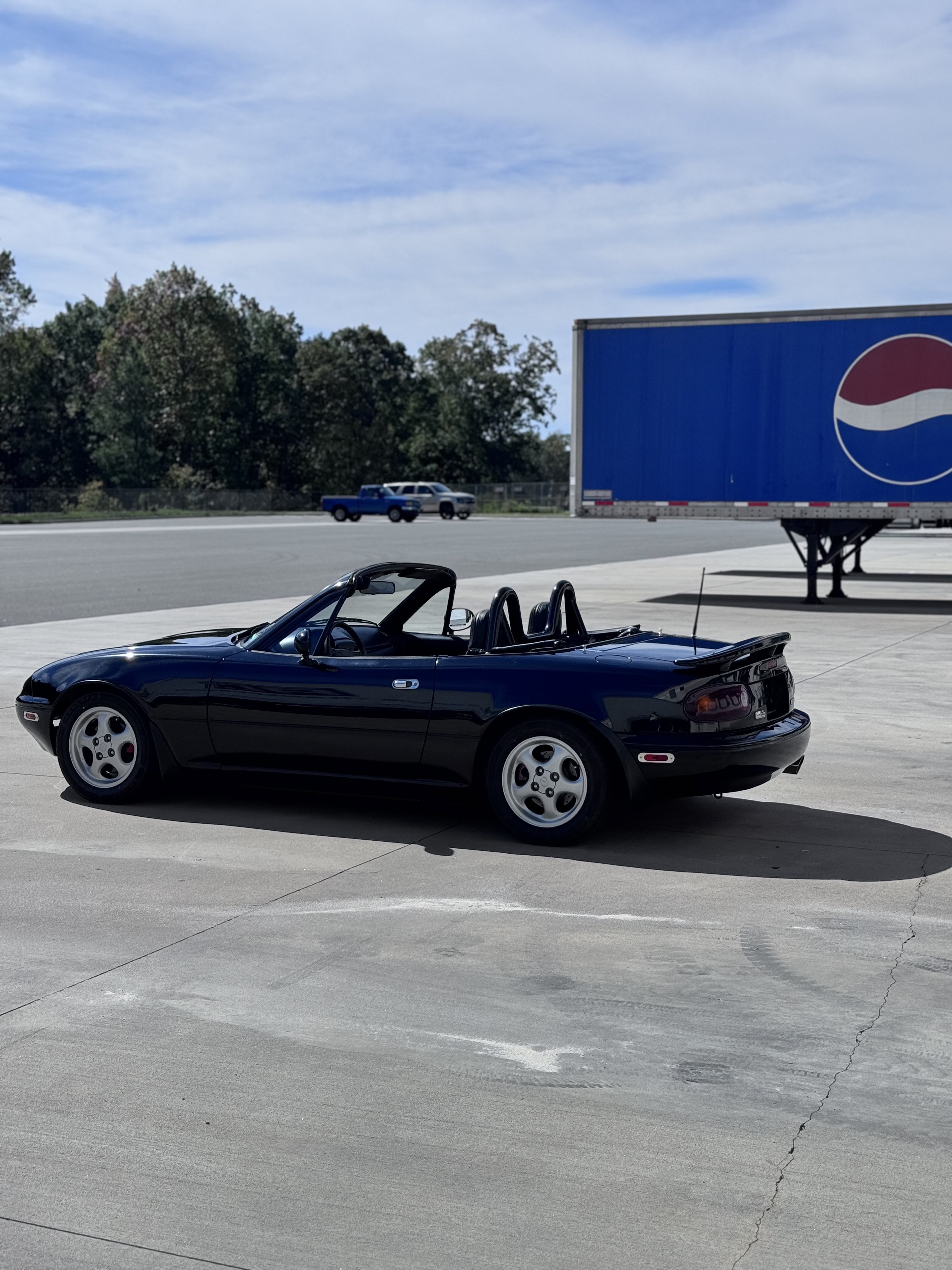 Used 1996 MAZDA MX-5 Miata RWD image 10