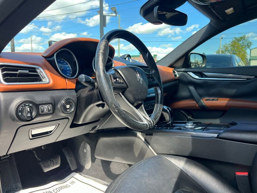 Used 2018 Maserati Ghibli RWD image 2