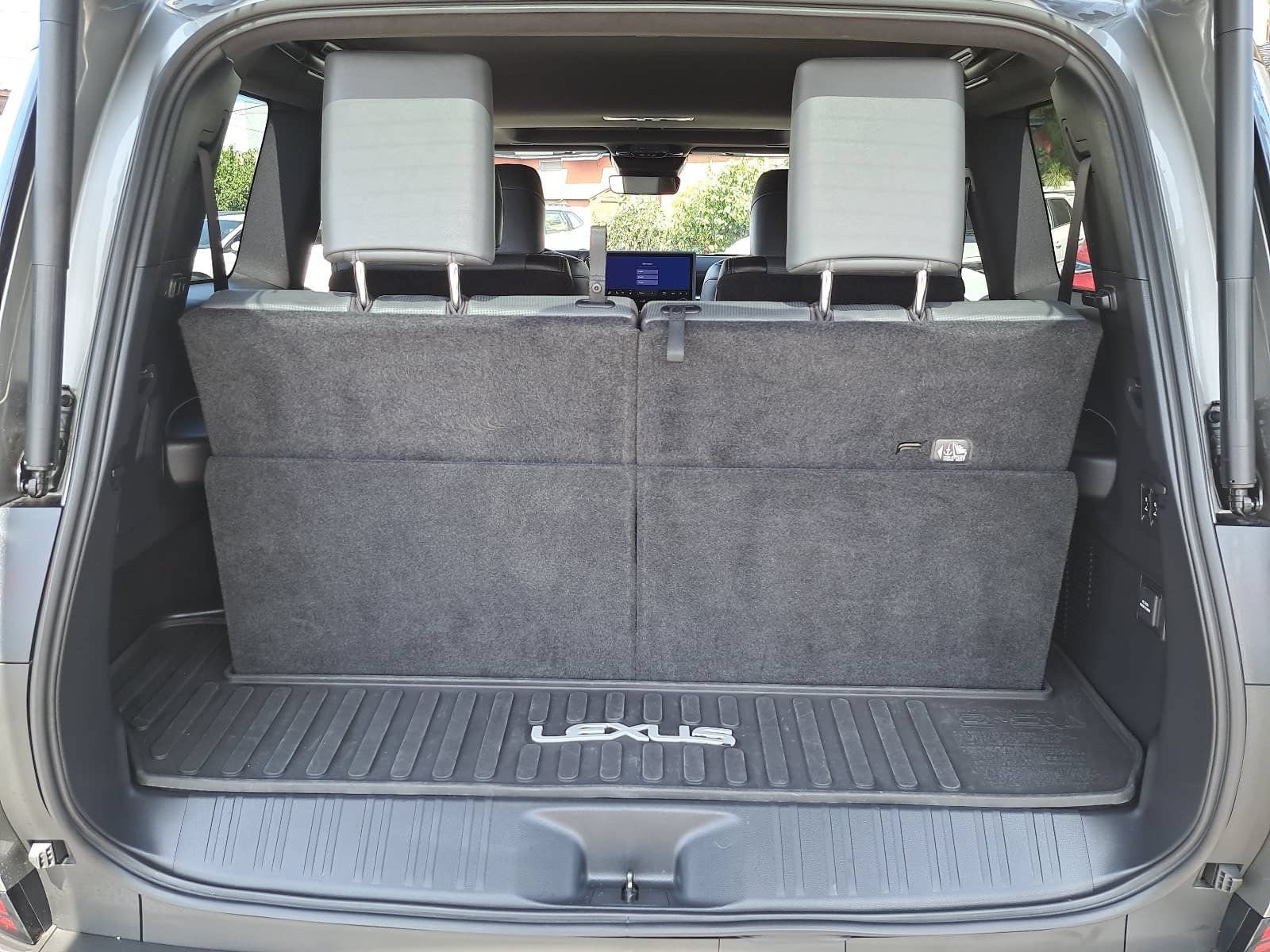 Used 2024 Lexus GX 550 w/ Accessory Package (2T) AWD/4WD image 13