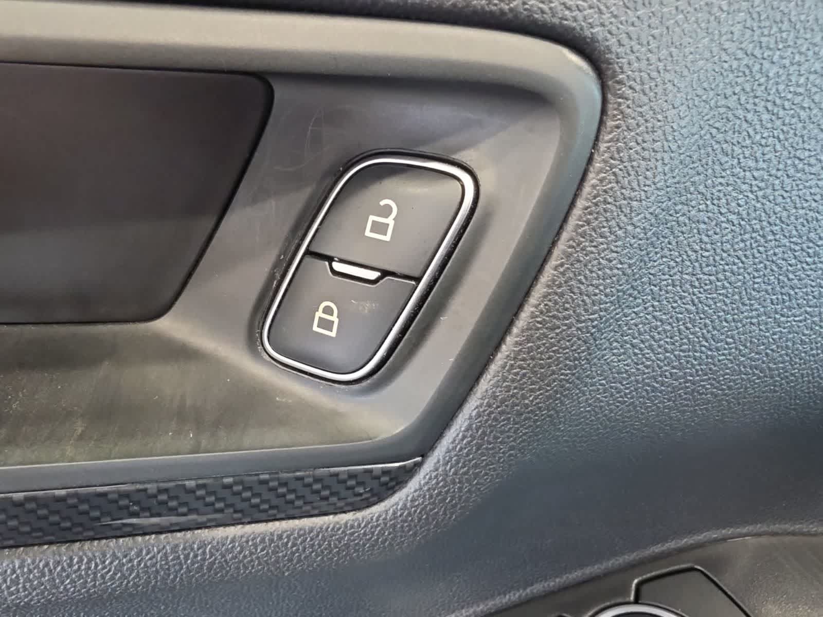 Used 2025 Ford Escape ST-Line Select AWD/4WD image 19