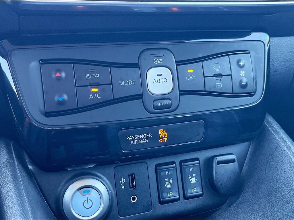 Used 2018 Nissan Leaf SL w/ Protection Package FWD image 16