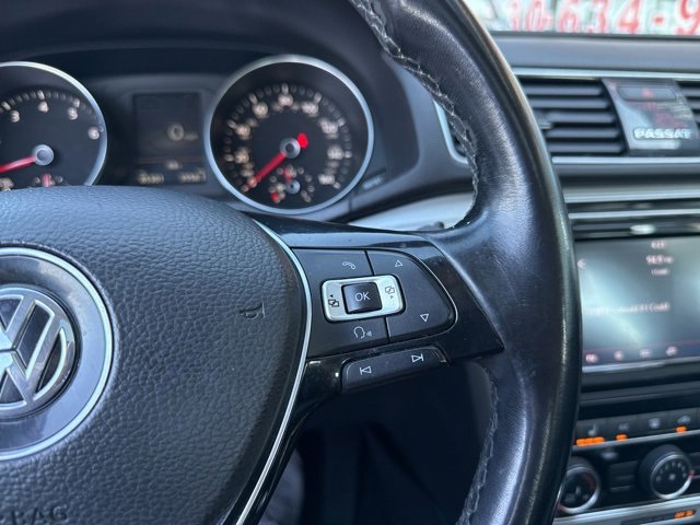 Used 2019 Volkswagen Passat 2.0T Wolfsburg image 31