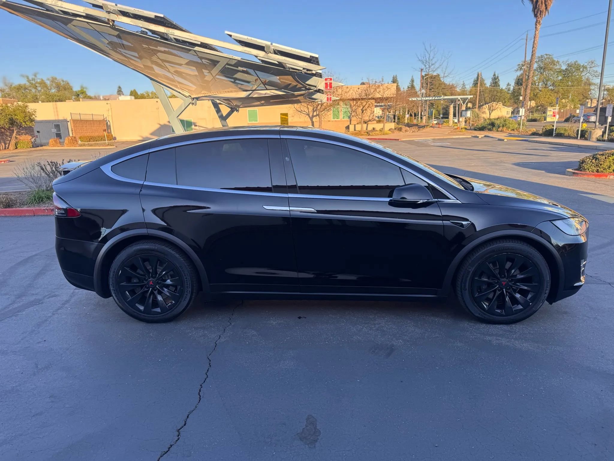 Used 2018 Tesla Model X 75D image 7
