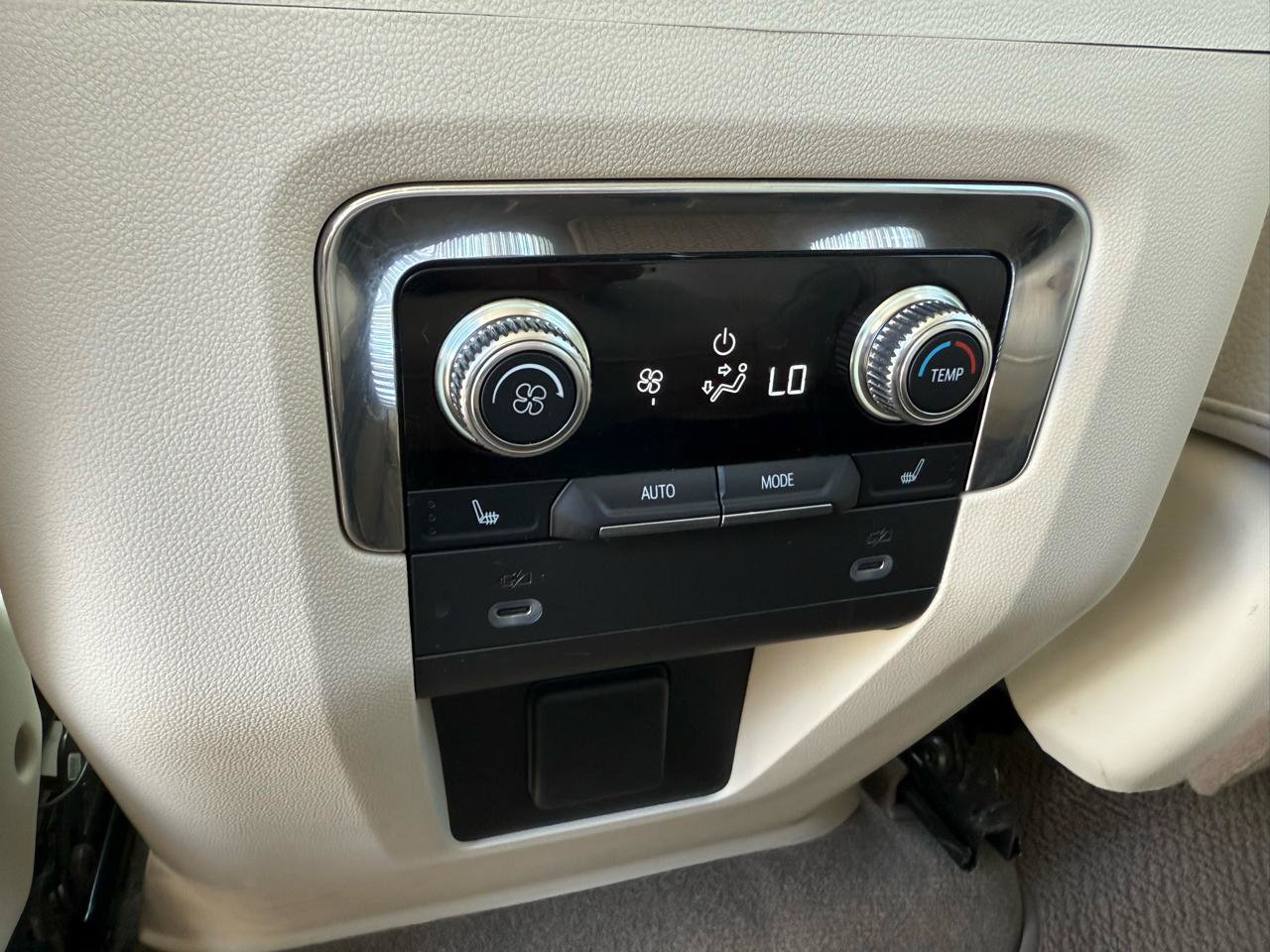 Used 2023 GMC Yukon Denali RWD image 19