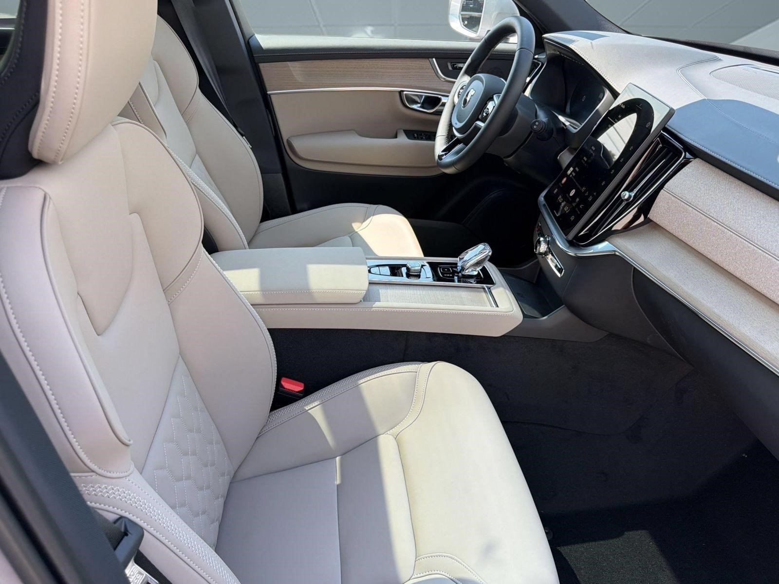 New 2026 Volvo XC90 B6 Plus w/ Protection Package AWD/4WD image 24