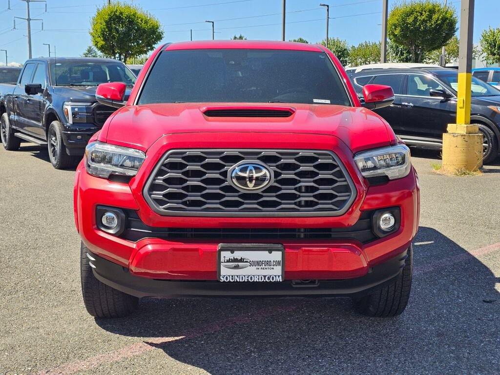 Used 2020 Toyota Tacoma TRD Sport w/ Technology Package AWD/4WD image 2