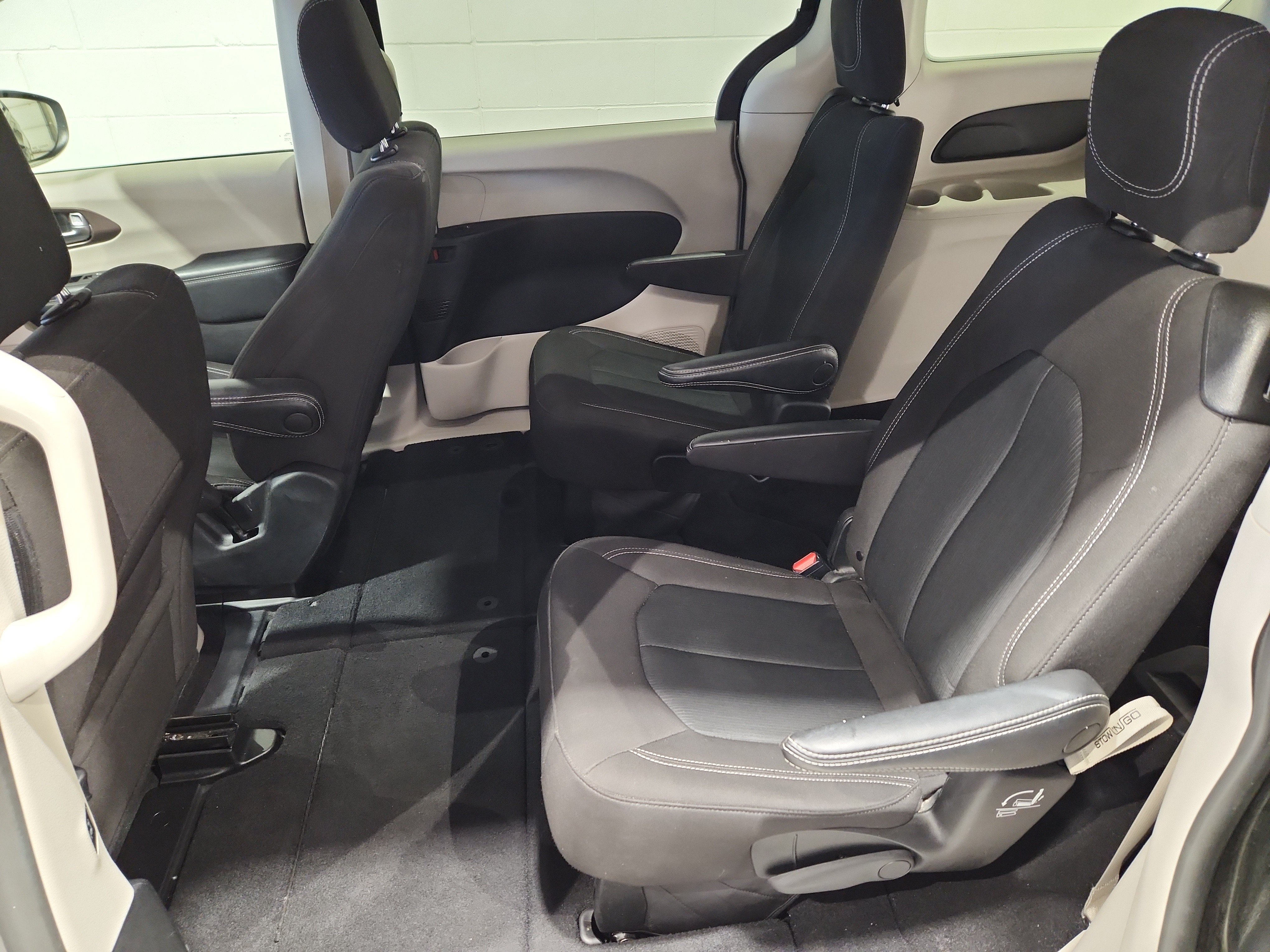Used 2023 Chrysler Voyager LX FWD image 21