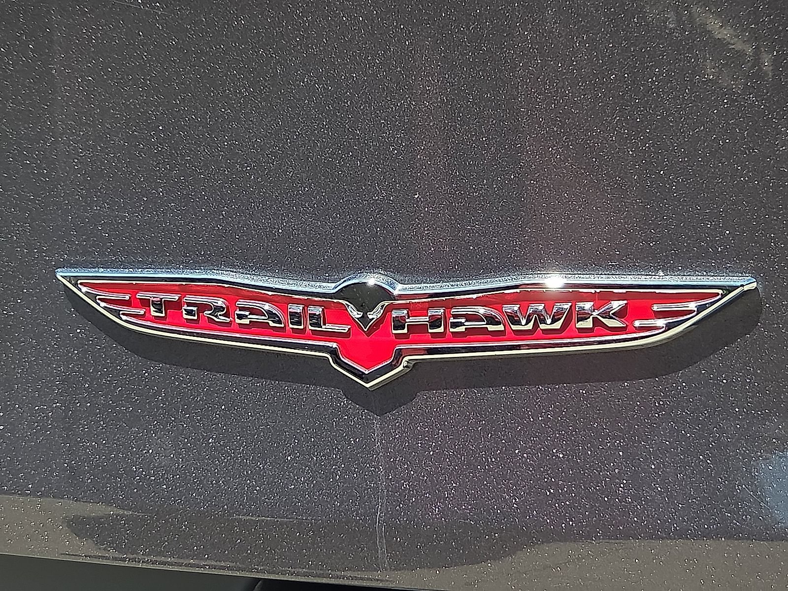 Used 2018 Jeep Cherokee Trailhawk AWD/4WD image 9